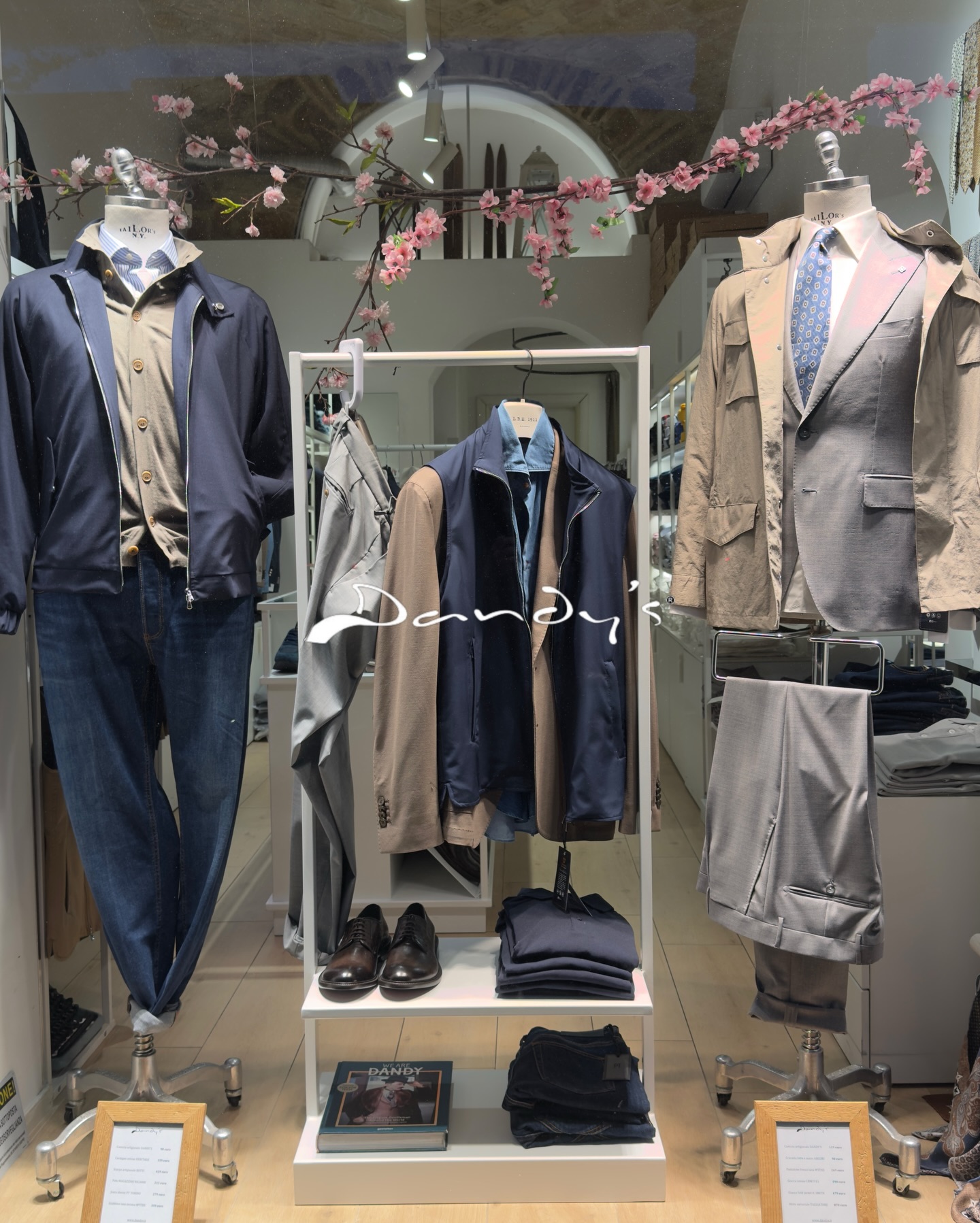 Raffinatezza contemporanea per l’uomo che sa distinguersi.
Ogni capo racconta una scelta, ogni dettaglio uno stile.

#menstyle #cerimonia #style #research #ss26 
——————————————
• 🌍 www.dandys.it
• 📞info +39 06 57 50 696
• ✅ whatsapp +39 379 11 90 518
• ⏱orario no stop 10,00 - 20,00
• 🛵spedizione gratuita